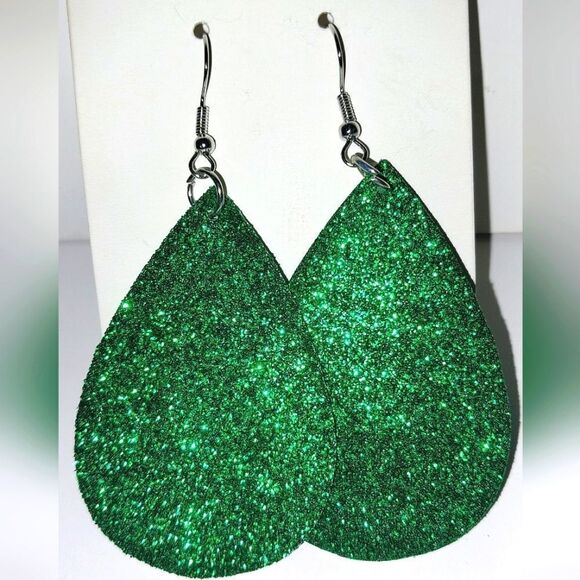 Beautiful bedazzled fashion earrings - Picture 5 of 5